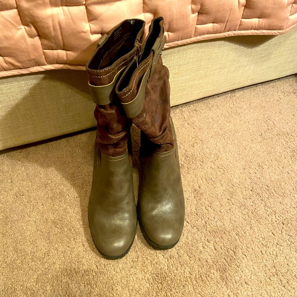 Aerosol comfort fit mid calf boot. 3” heel. Like new!